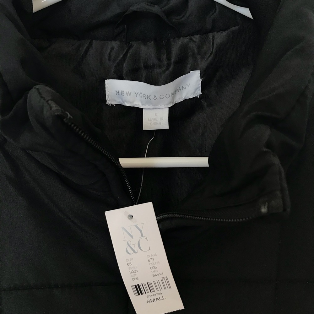 Black Vest New York and Company - Picture 3 of 4